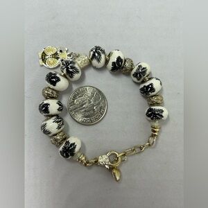 Ceramic Black Flower Bracelet & Earrings Set‎